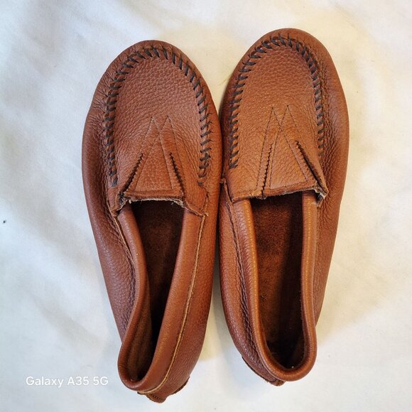 Minnetonka Shoes - NWOT Minnetonka Womens Brown Leather Slip-On Moccasins Size 7 With Rubber Sole